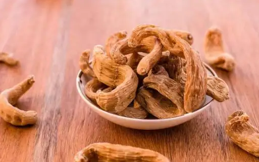 天麻有什么功效（药效和大小有关吗）