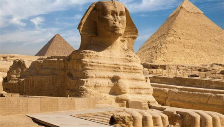为什么金字塔被认为是世界七大奇迹之一