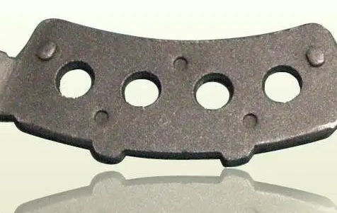 换一个汽车刹车片要多少钱？（什么材料）