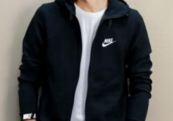 运动外套什么颜色好看，里面穿什么