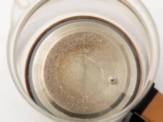 我可以用什么方法去除水壶里的水垢？