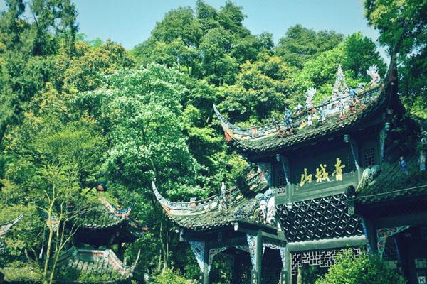 成都哪里可以爬山 登山风景好的地方 青城山