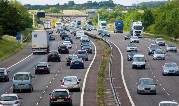 "五一高速免费按上高速还是下高速时间