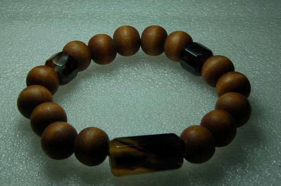 六道木手串玩多久能盘红