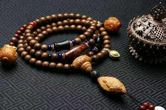 六道木手串玩多久能盘红