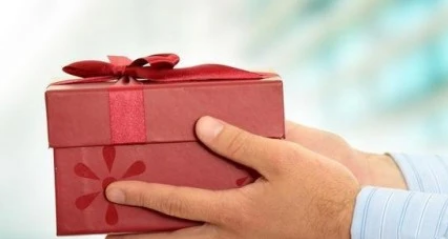 订婚第一年端午节在哪家过