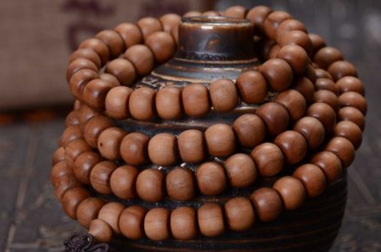 老檀香手串具有装饰自身的作用之外还有什么