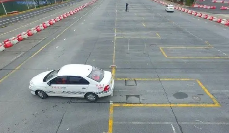 驾校不退钱可以报警吗