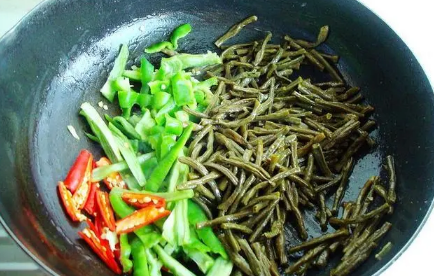 豆角不煮直接晒干能吃吗