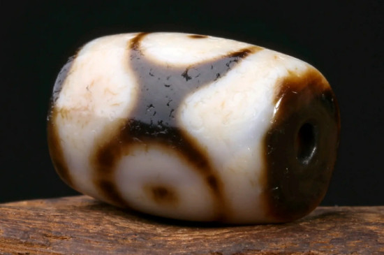 鉴别老天珠最明显简单的方法