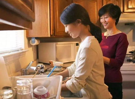 婆媳关系不好要不要告诉老公