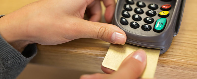 银行卡被告知停止柜面交易是什么意思