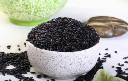 黑米泡多久可以蒸饭