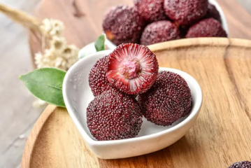 杨梅核吞下会有什么影响