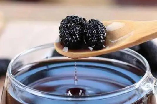 桑葚干泡水一天泡几次