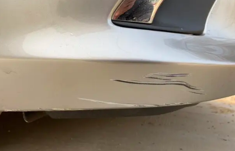 新车刮蹭凹陷要不要立马修