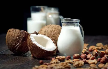 减肥的时候可以喝椰子水吗？