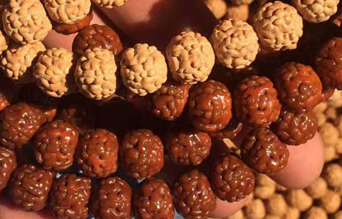 手串盘黑了能不能补救