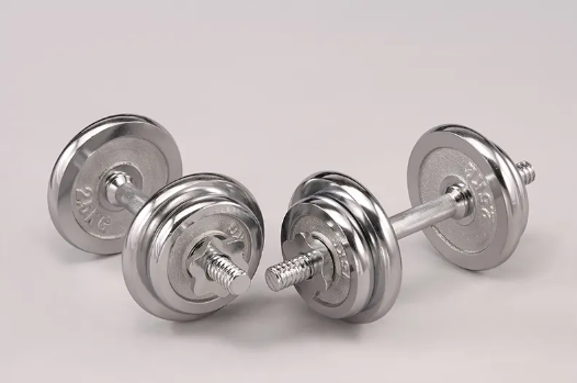 杠铃卧推和哑铃卧推哪个好