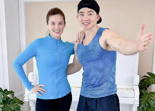 光脚能不能跳刘畊宏健身操