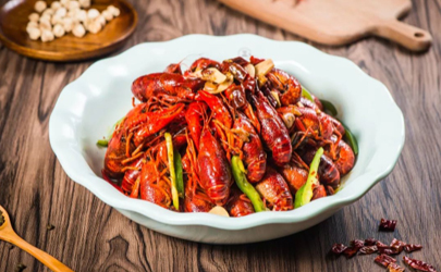 小龙虾可以一口一个吃吗？