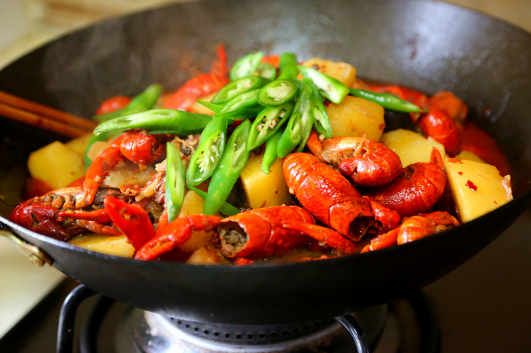 吃小龙虾哪些部位必须剪掉