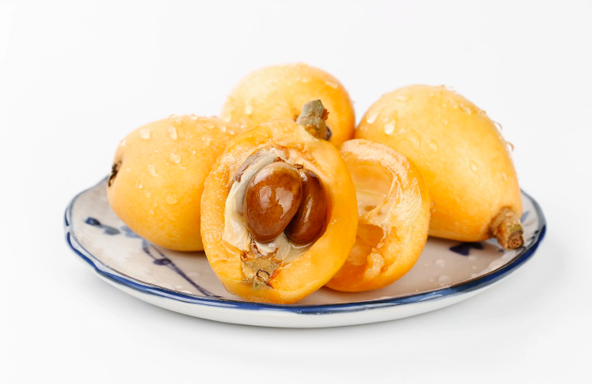 枇杷是生吃止咳还是炖的止咳