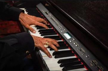 成人学电钢琴需要多久