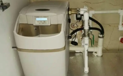 家里的软水机突然漏水了怎么办