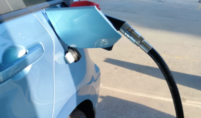 加了50块钱油表没变可以跑吗