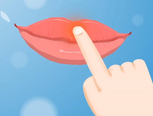 口红小窍门：初学者如何涂口红，涂口红的步骤图