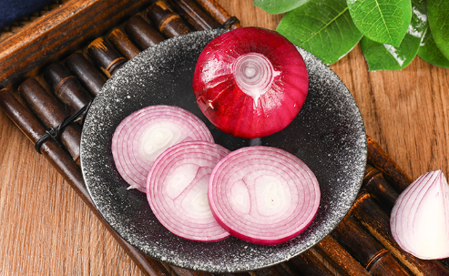 女人每天吃洋葱皮肤会变好吗