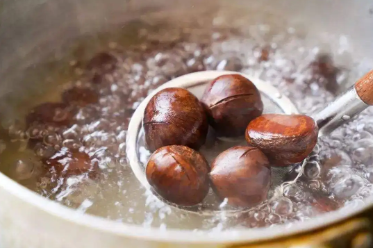板栗怎么煮好吃?冷水煮还是热水煮