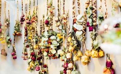 干花r如何保存，插花需要用水吗